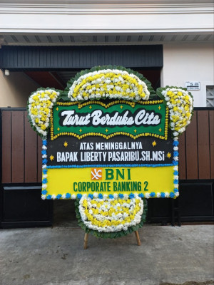 Papan Bunga Duka di Regolwetan