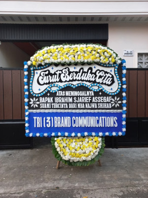 Papan Bunga Duka di Regolwetan